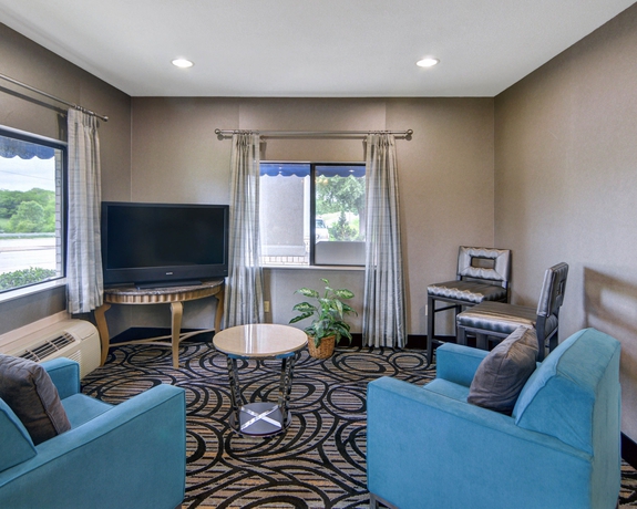 Imagen de los interiores del Hotel Quality Inn and Suites, Grand Prairie. Foto 13