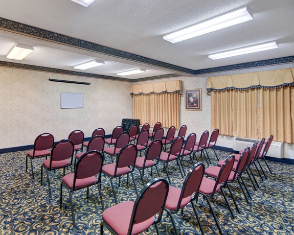 Imagen de los interiores del Hotel Quality Inn and Suites, Grand Prairie. Foto 14