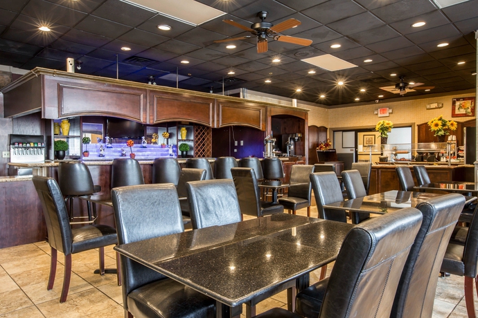 Imagen del bar/restaurante del Hotel Quality Inn and Suites Greenville - Haywood Mall. Foto 3
