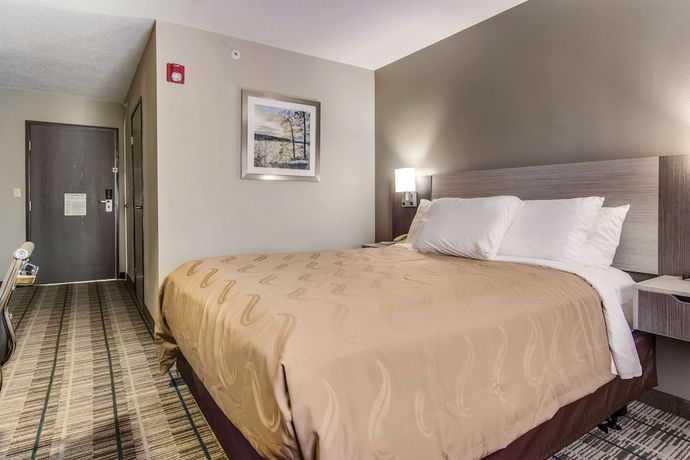 Imagen de la habitación del Hotel Quality Inn and Suites Grove City - Outlet Mall. Foto 4