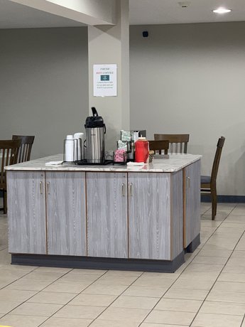 Imagen del bar/restaurante del Hotel Quality Inn and Suites Grove City - Outlet Mall. Foto 2