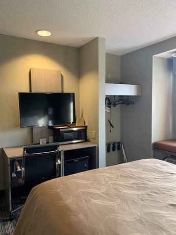 Imagen de la habitación del Hotel Quality Inn and Suites Grove City - Outlet Mall. Foto 5