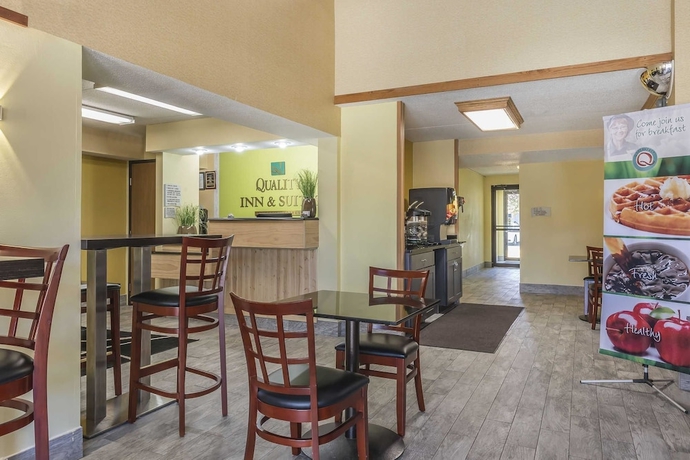 Imagen de los interiores del Hotel Quality Inn and Suites, Harmarville . Foto 17