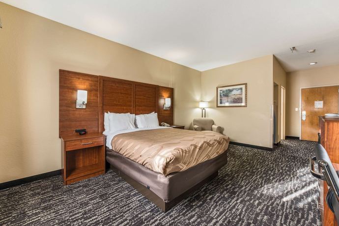 Imagen de la habitación del Hotel Quality Inn and Suites Hendersonville - Flat Rock. Foto 10