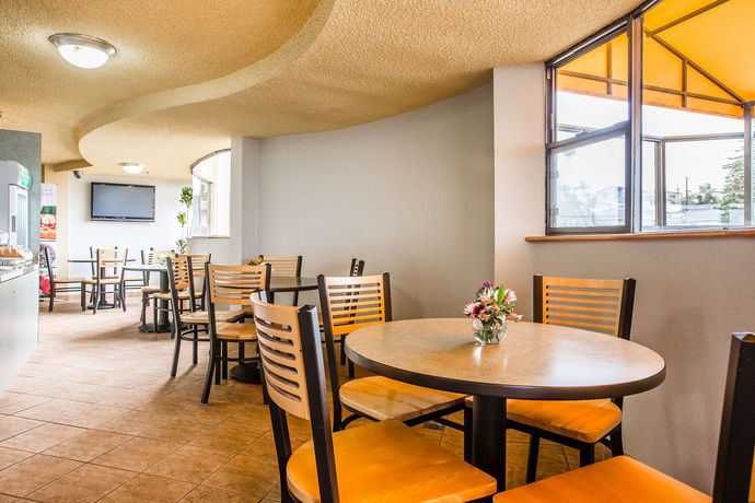 Imagen del bar/restaurante del Hotel Quality Inn and Suites Hermosa Beach. Foto 5
