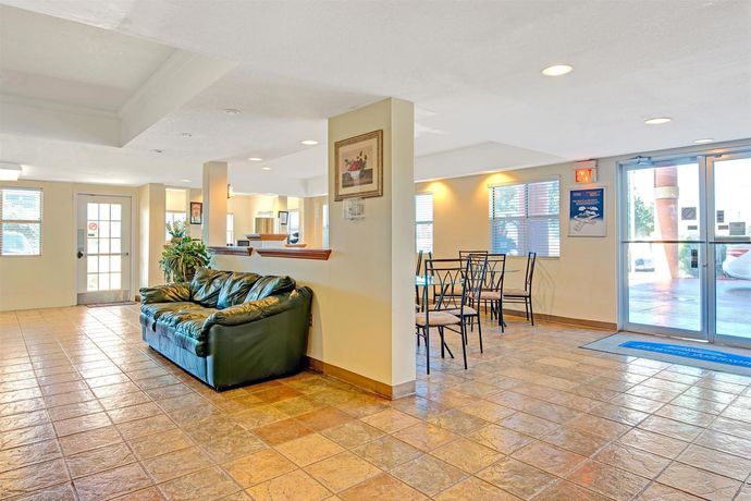 Imagen de los interiores del Hotel Quality Inn and Suites I-10 near Fiesta Texas. Foto 14