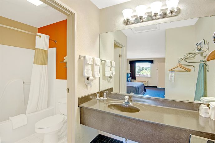 Imagen general del Hotel Quality Inn and Suites I-10 near Fiesta Texas. Foto 1
