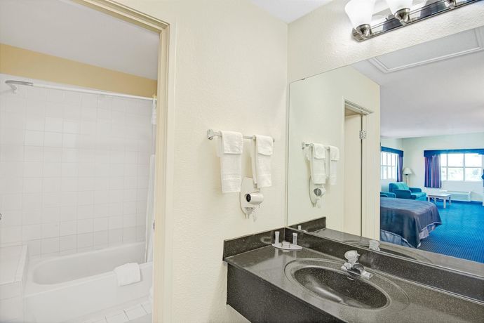 Imagen de la habitación del Hotel Quality Inn and Suites I-10 near Fiesta Texas. Foto 6