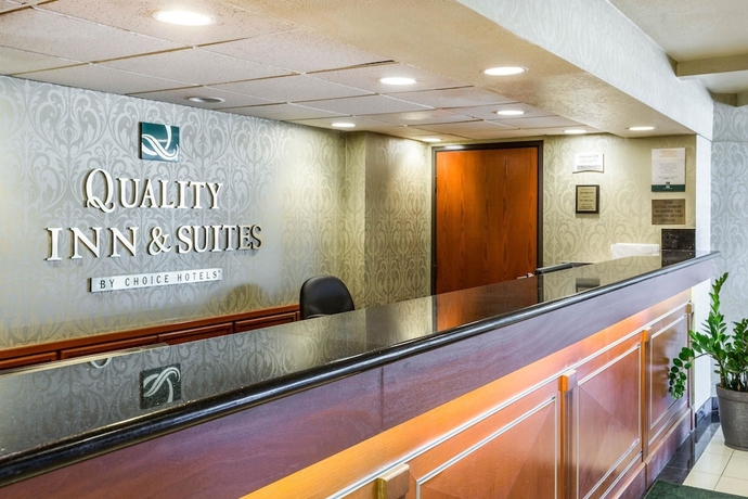 Imagen de los interiores del Hotel Quality Inn and Suites Irvine Spectrum. Foto 15