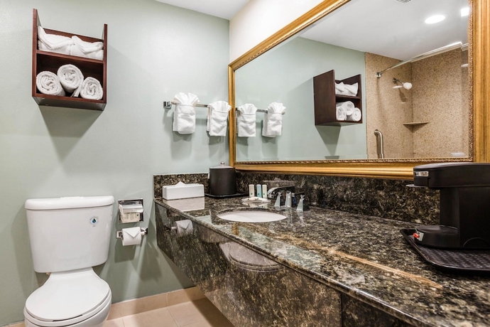 Imagen de la habitación del Hotel Quality Inn and Suites Irvine Spectrum. Foto 12