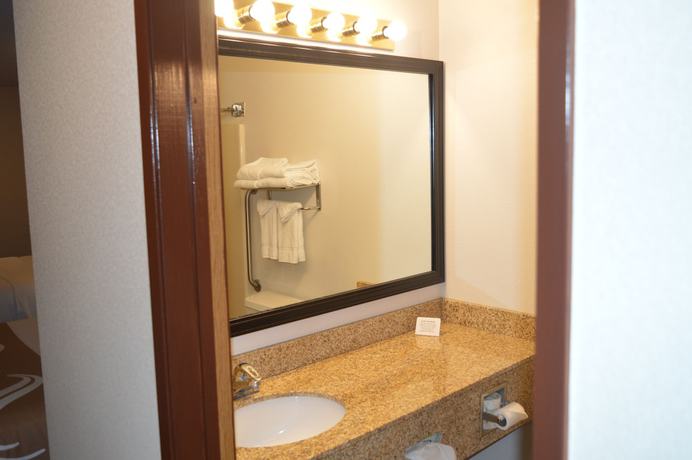 Imagen de la habitación del Hotel Quality Inn and Suites Lacey Olympia. Foto 1