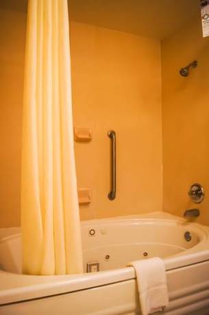 Imagen de la habitación del Hotel Quality Inn and Suites Lake Charles South. Foto 11