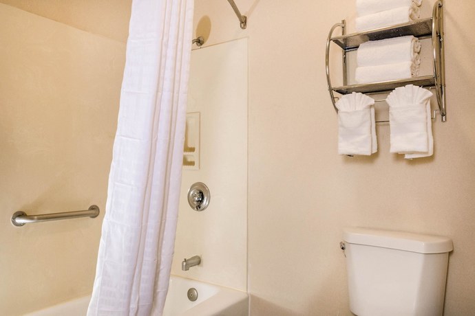 Imagen de la habitación del Hotel Quality Inn and Suites Lathrop - South Stockton. Foto 2