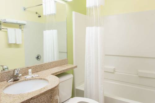 Imagen de la habitación del Hotel Quality Inn and Suites Lehigh Acres Fort Myers. Foto 5