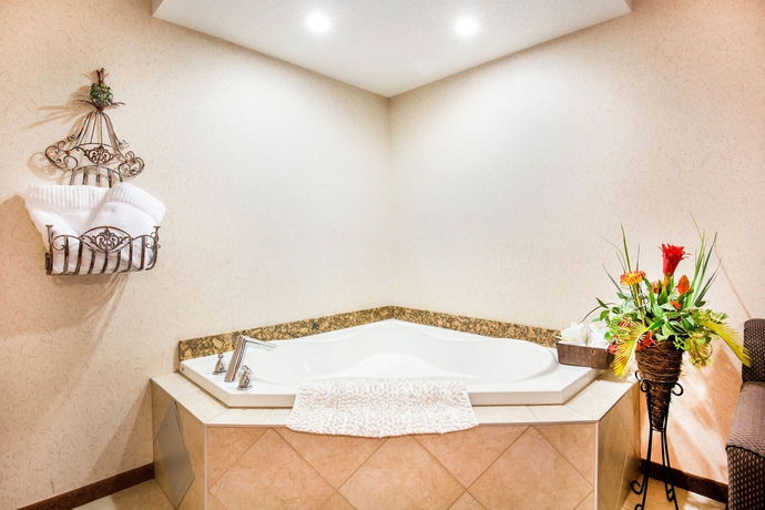 Imagen de la habitación del Hotel Quality Inn and Suites Lethbridge. Foto 1