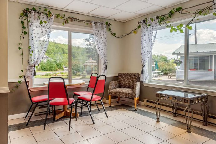 Imagen de los interiores del Hotel Quality Inn and Suites, Lincoln. Foto 20