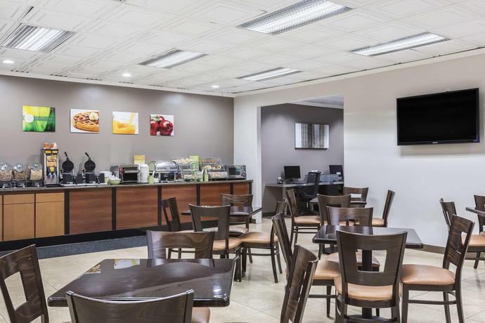 Imagen general del Hotel Quality Inn and Suites Los Angeles Airport - Lax. Foto 2