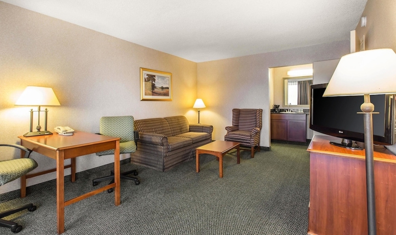 Imagen de la habitación del Hotel Quality Inn and Suites Mcdonough South I-75. Foto 13