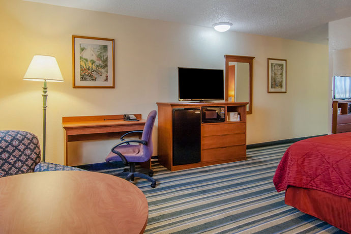 Imagen de los interiores del Hotel Quality Inn and Suites Medford Airport. Foto 15