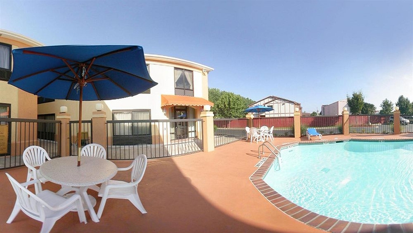 Imagen de la piscina del Hotel Quality Inn and Suites Memphis East. Foto 16