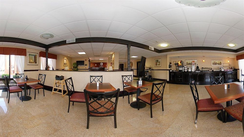 Imagen del bar/restaurante del Hotel Quality Inn and Suites Memphis East. Foto 2