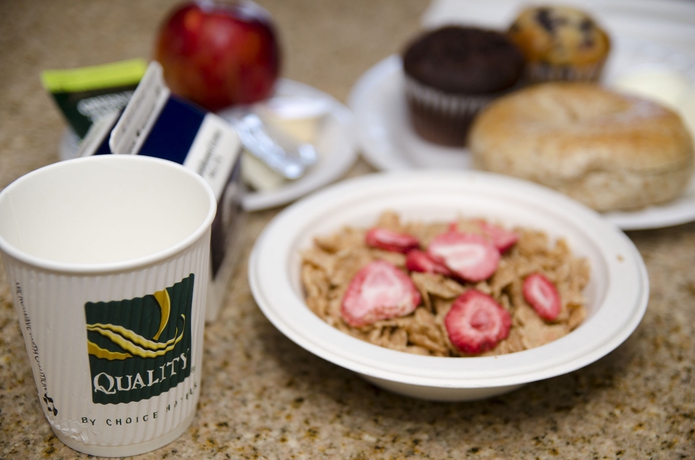 Imagen del bar/restaurante del Hotel Quality Inn and Suites, Mississauga. Foto 2