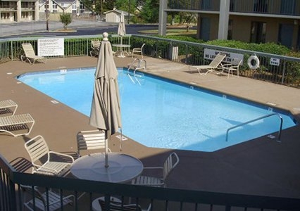 Imagen de la piscina del Hotel Quality Inn and Suites, Montgomery. Foto 4