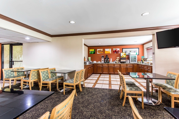 Imagen del bar/restaurante del Hotel Quality Inn and Suites Morrow Atlanta South. Foto 6