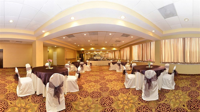 Imagen de los interiores del Hotel Quality Inn and Suites New York Avenue. Foto 14