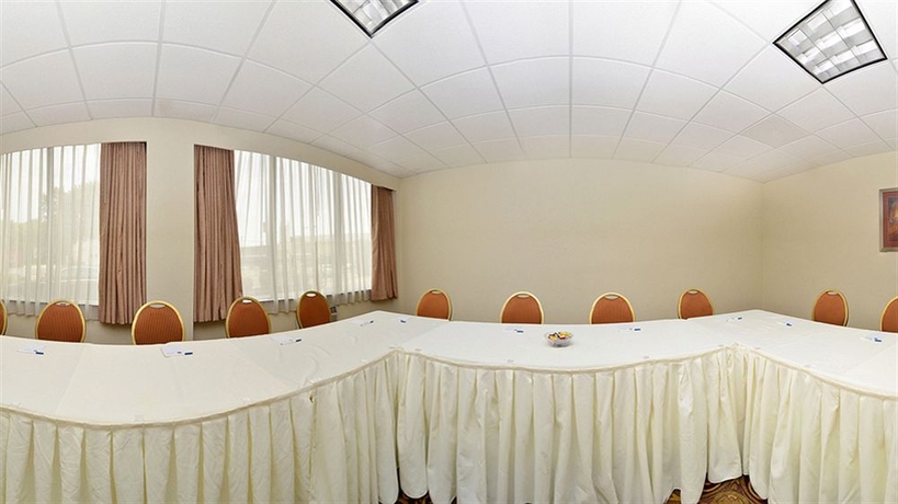 Imagen de los interiores del Hotel Quality Inn and Suites New York Avenue. Foto 15