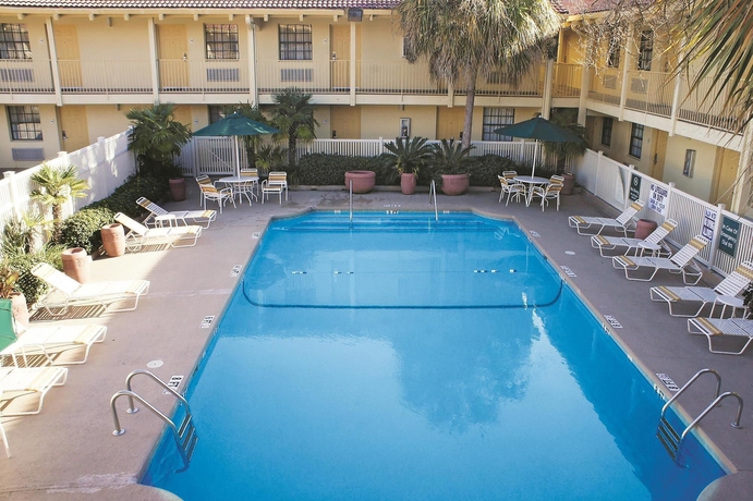 Imagen de los exteriores del Hotel Quality Inn and Suites North Charleston - Ashley Phosphate. Foto 12