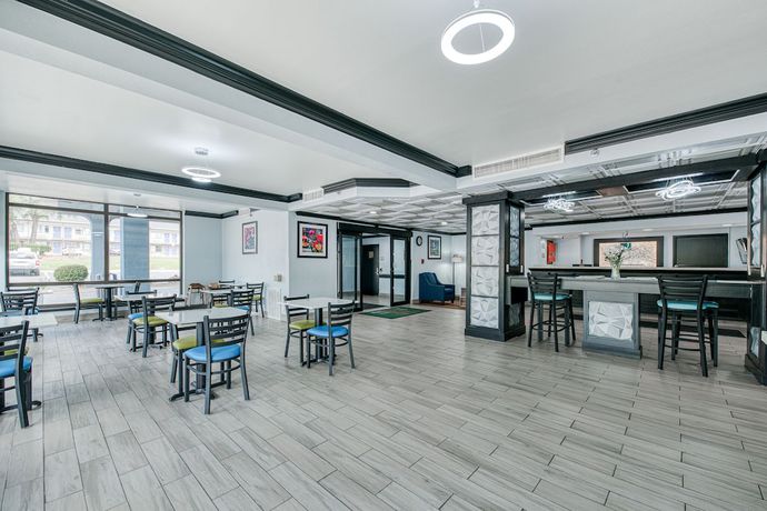 Imagen del bar/restaurante del Hotel Quality Inn and Suites North Little Rock. Foto 3