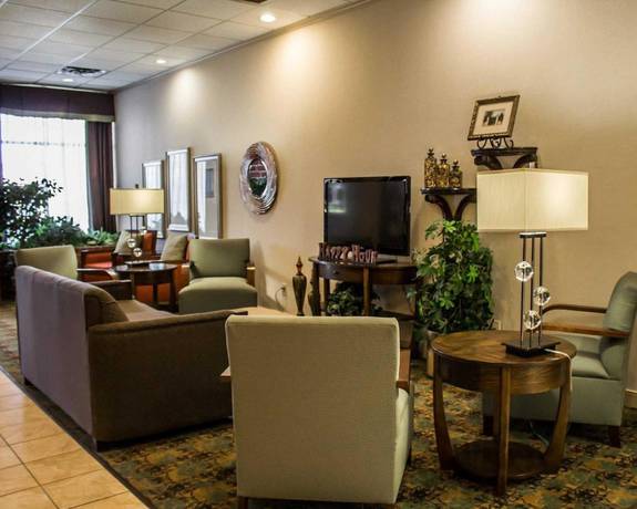 Imagen de los interiores del Hotel Quality Inn and Suites North, Mansfield. Foto 19