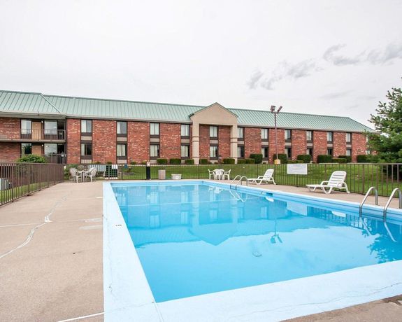 Imagen de los interiores del Hotel Quality Inn and Suites North, Springfield. Foto 19