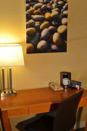 Imagen de la habitación del Hotel Quality Inn and Suites, Oakville. Foto 5