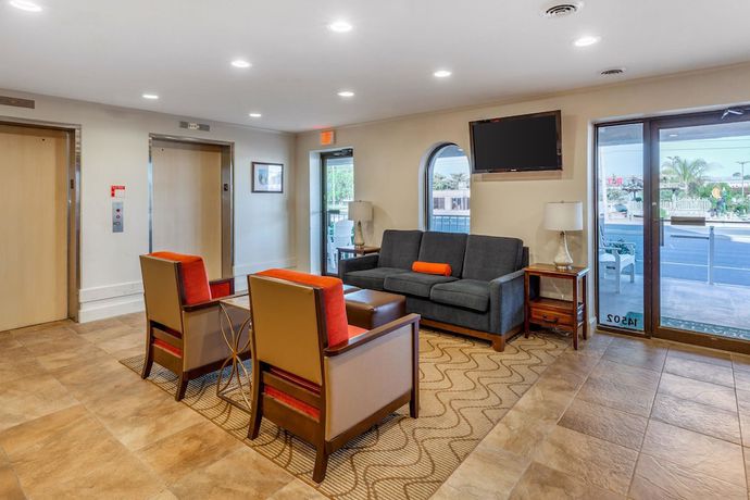 Imagen de los interiores del Hotel Quality Inn and Suites Oceanblock. Foto 13