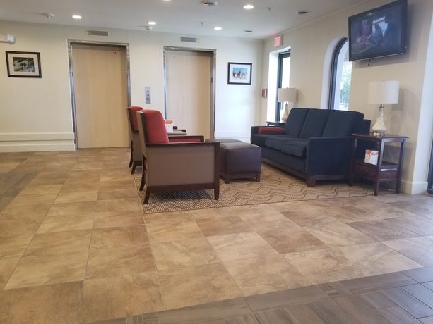 Imagen de los interiores del Hotel Quality Inn and Suites Oceanblock. Foto 14
