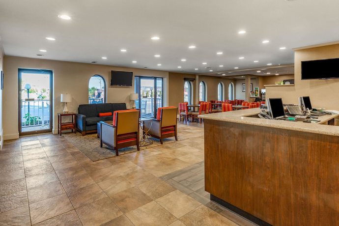 Imagen de los interiores del Hotel Quality Inn and Suites Oceanblock. Foto 19
