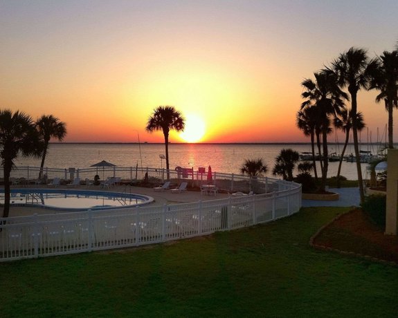 Imagen general del Hotel Quality Inn and Suites On The Bay Near Pensacola Beach. Foto 1