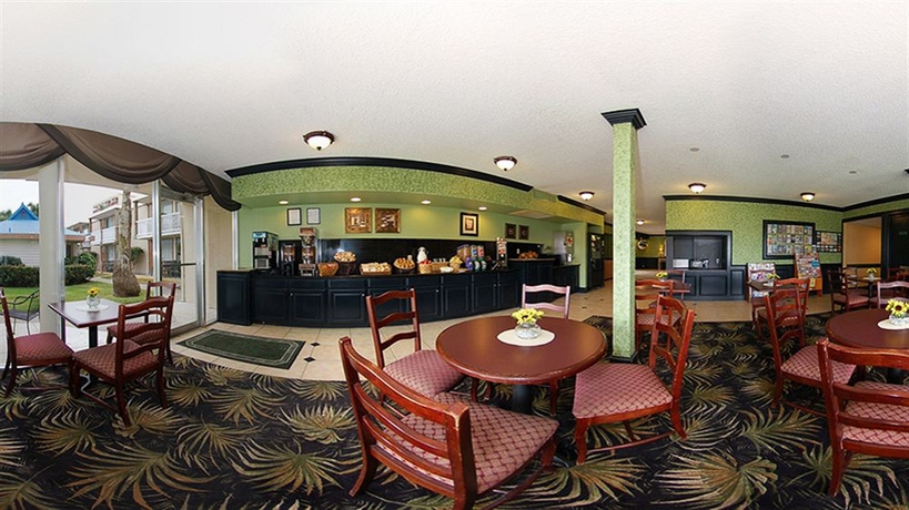 Imagen del bar/restaurante del Hotel Quality Inn and Suites On The Beach. Foto 3