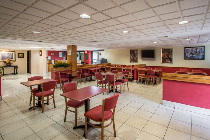 Imagen del bar/restaurante del Hotel Quality Inn and Suites Orlando Airport. Foto 3