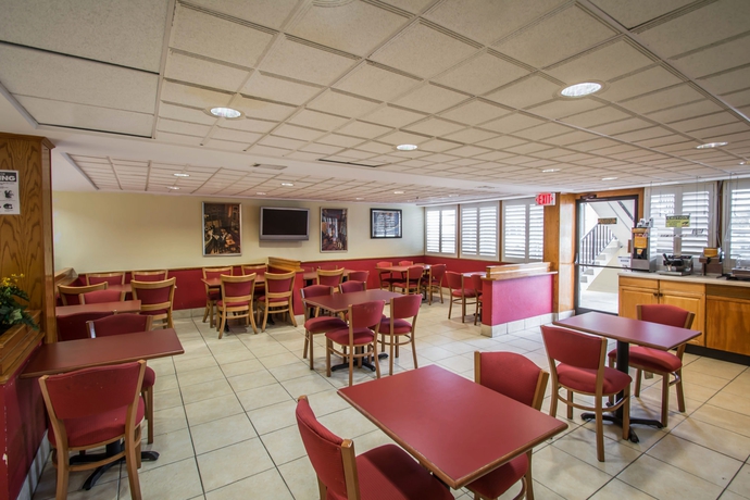 Imagen del bar/restaurante del Hotel Quality Inn and Suites Orlando Airport. Foto 4