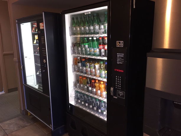 Imagen de los interiores del Hotel Quality Inn and Suites P.e. Trudeau Airport. Foto 15