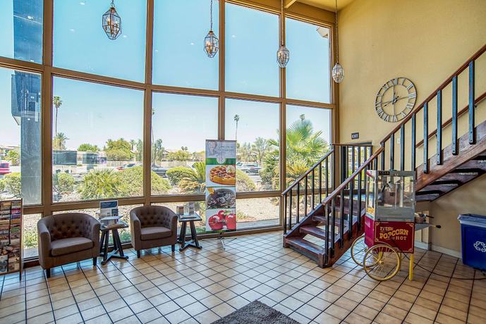 Imagen de los interiores del Hotel Quality Inn and Suites Phoenix Nw - Sun City. Foto 14