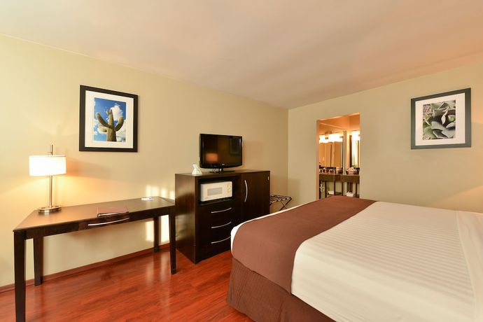 Imagen de la habitación del Hotel Quality Inn and Suites Phoenix Nw - Sun City. Foto 2