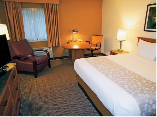 Imagen de la habitación del Hotel Quality Inn and Suites Raleigh Durham Airport. Foto 3