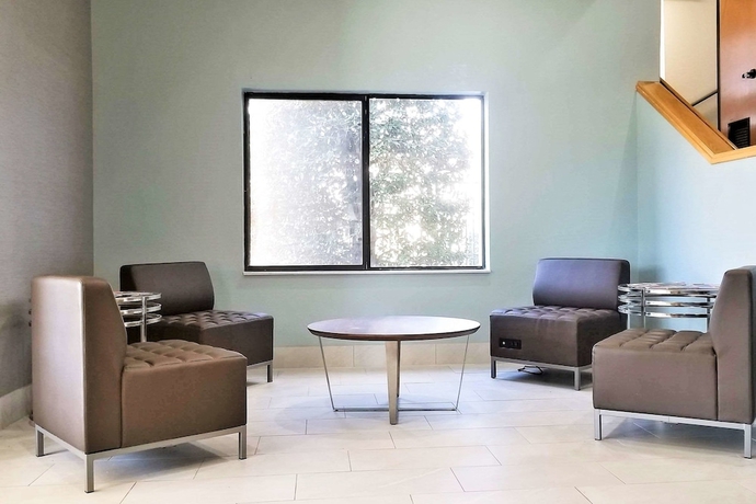 Imagen de los interiores del Hotel Quality Inn and Suites Raleigh North. Foto 17