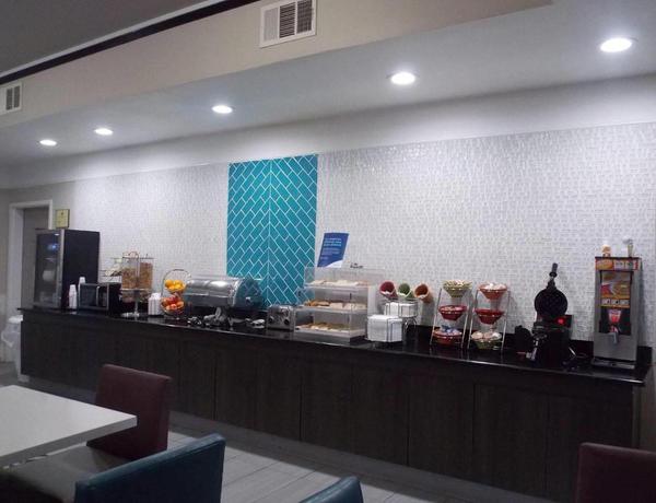 Imagen del bar/restaurante del Hotel Quality Inn and Suites, Rosenberg. Foto 2