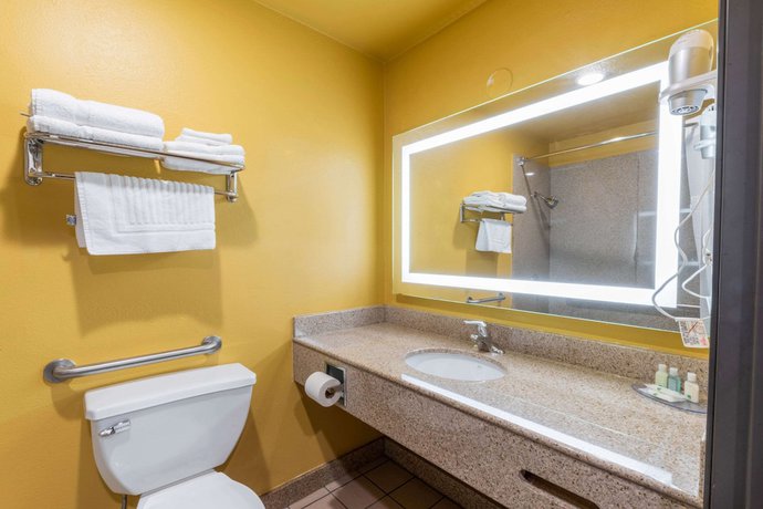 Imagen de la habitación del Hotel Quality Inn and Suites, Sacramento. Foto 11