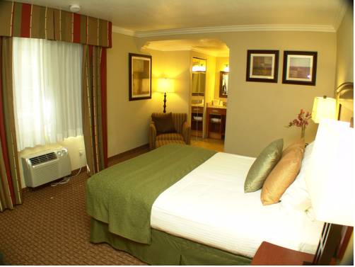 Imagen de la habitación del Hotel Quality Inn and Suites, Santa Cruz Mountains. Foto 8